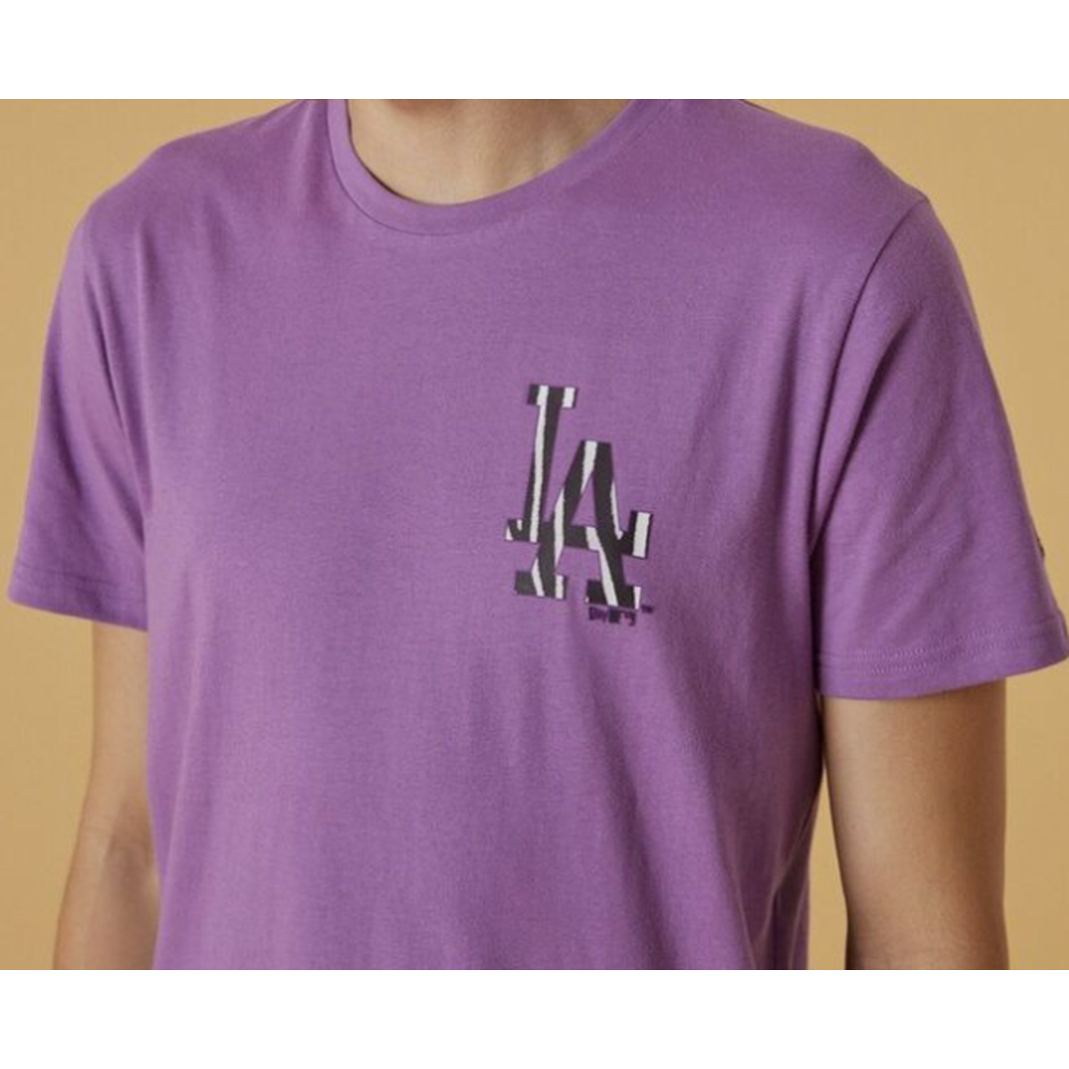 NEW YORK YANKEES Monogram Rabbit T-Shirt (Purple)
