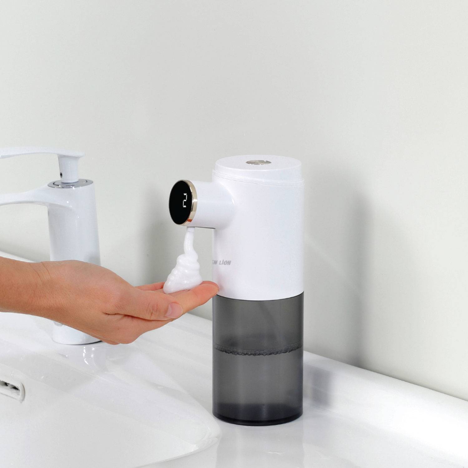 Buy The Green Lion Smart Sensor Soap Dispenser in UAE 300Ml Capacity LED Screen White GNSSOAPDISWH